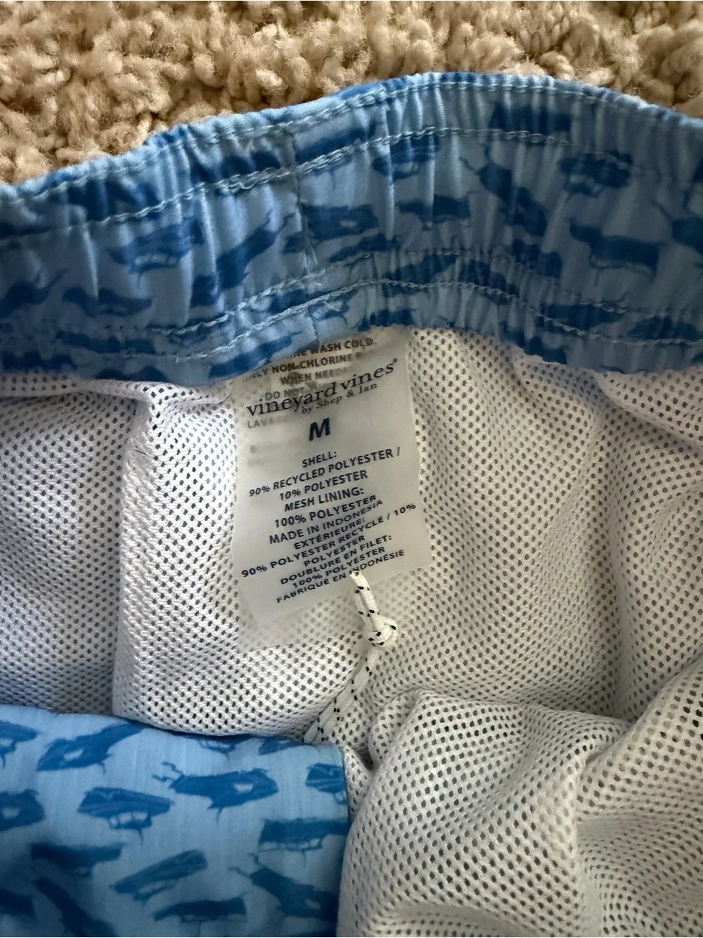Vineyard Vines Light Blue Swim Trunks with Dark Blue Boat Print Boys Medium NWT